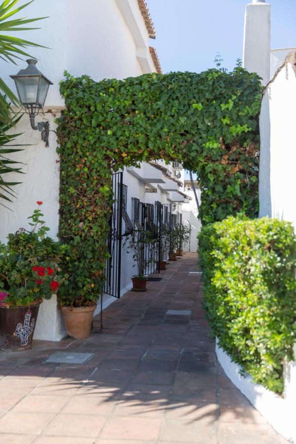 Casa Con Jardin Junto A La Playa Apartment Estepona Bagian luar foto